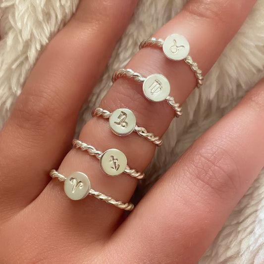 Star sign ring with your horoscope symbol (TWIST)